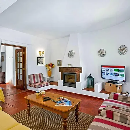 Sleeps 8 With Pool Air Con And Wifi ヴィラ *
