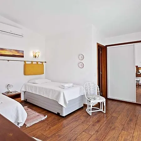 ヴィラ Sleeps 8 With Pool Air Con And Wifi *