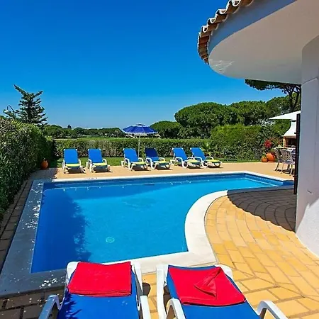 ヴィラ Sleeps 8 With Pool Air Con And Wifi